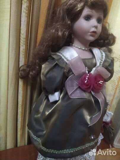 Кукла фарфоровая коллекционная