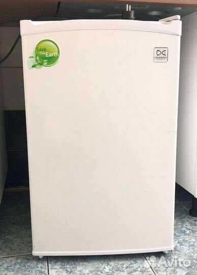 Минихолодильник с морозильной бу