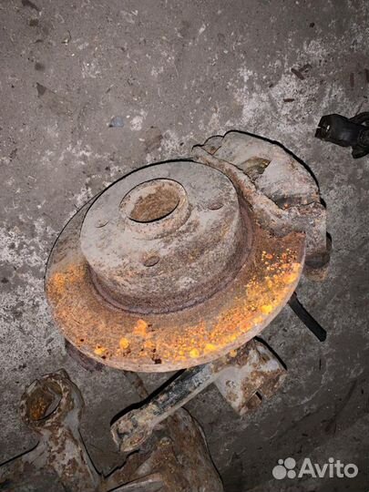 Поворотный кулак skoda felicia 1