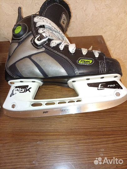 Коньки хоккейные