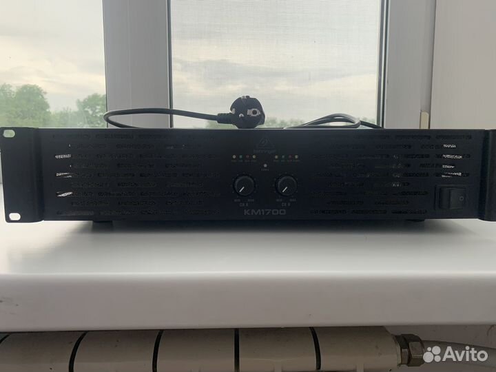 Усилитель behringer KM 1700