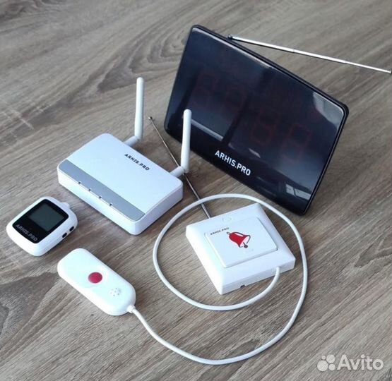 Кнопка вызова персонала, помощи больному в палату