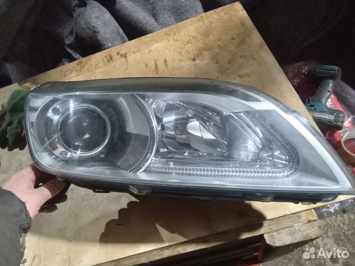 Фара правая дефект креплений Lifan X60