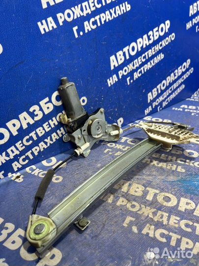 Задний правый стеклоподъемник Hyundai Sonata 4