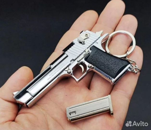 Брелок пистолет Desert Eagle разборный модель 3:1
