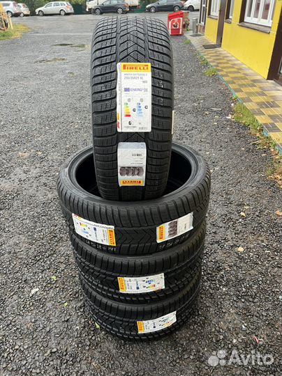 Pirelli Winter Sottozero 3 255/35 R21 и 285/30 R21