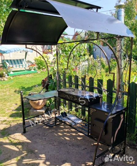 Мангал с крышей
