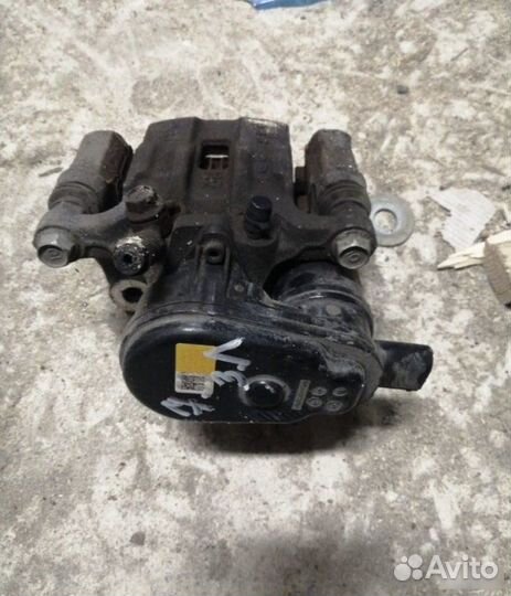 Суппорт задний левый Kia Ceed 3