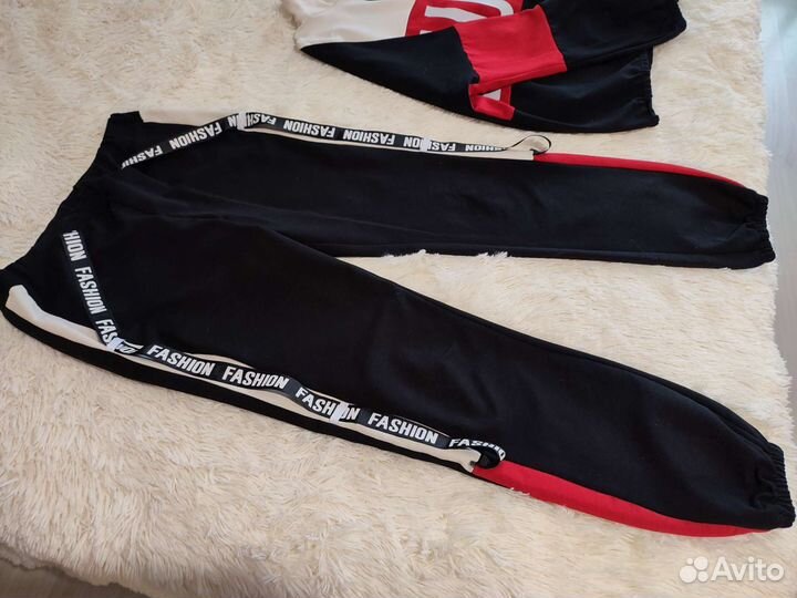 Спортивный костюм в отличном состоянии