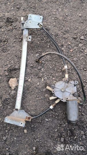 Задний левый стеклоподъёмник Audi 100c3 рестайлинг