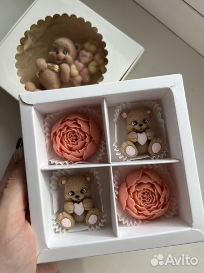 Конфеты и фигурки из шоколада ручной работы