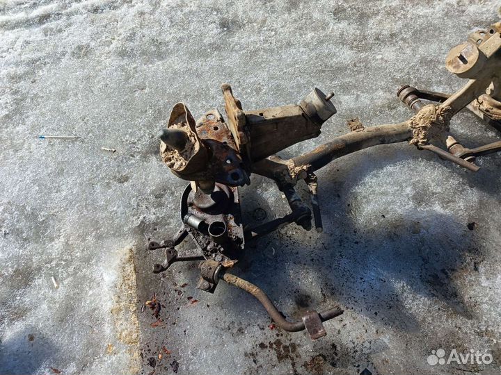 Балка подмоторная подрамник Нива 21213