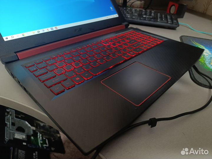 Nitro: ipsFhd i5-8300h Gtx1050 ti, 12Ddr4 ssd+1tb