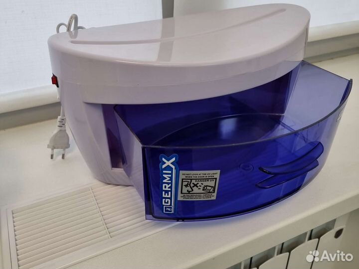 Стерилизатор для парикмахерских инструмента