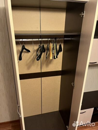 Шкаф деревянный