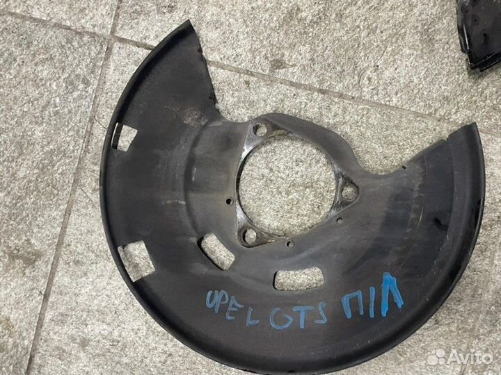 Пыльник тормозного диска Opel Astra J GTC A14NET