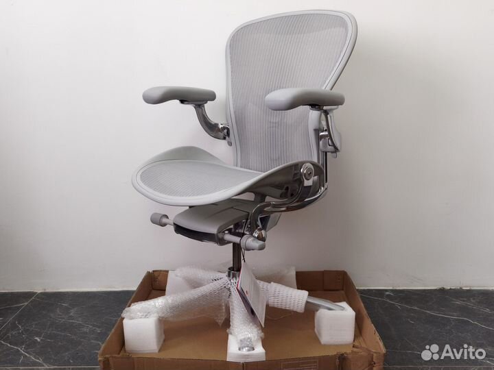 Herman Miller Aeron Mineral Polished Aluminium