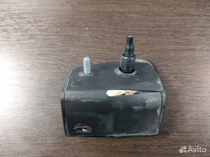 Отбойник крышки багажника левый Bmw X5 50Ix E70