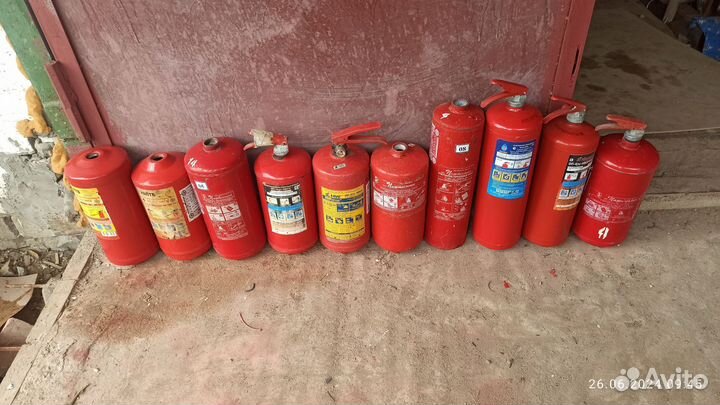 Корпус б/у огнетушителя и комплектующие к нему