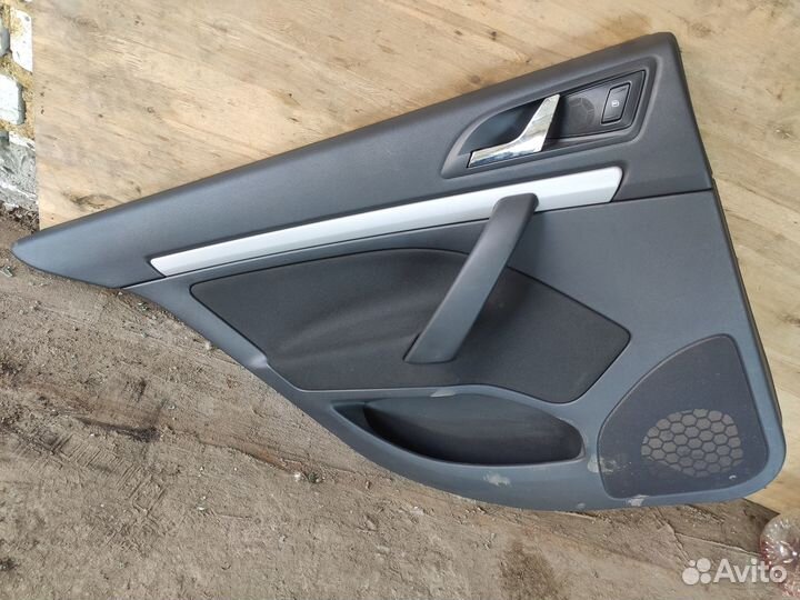 Обшивка двери задняя левая Skoda Octavia A5 12г