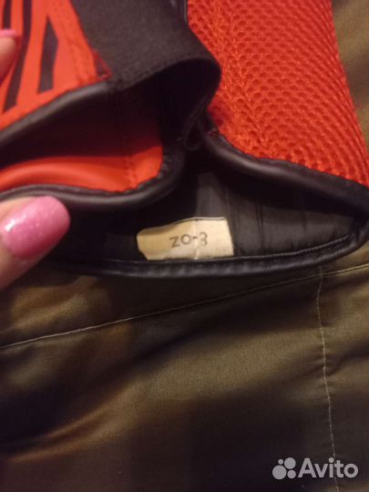 Перчатки и шлем