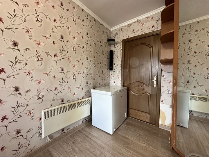 Комната 13,7 м² в 5-к., 2/2 эт.