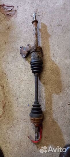 Привод передний правый Nissan Primera P10E 2.0