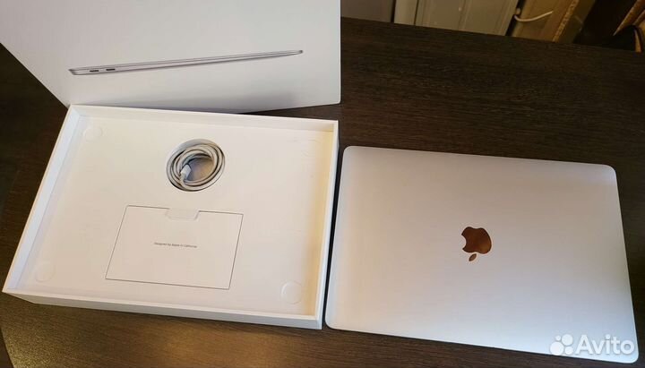Macbook air 13 2020 i3
