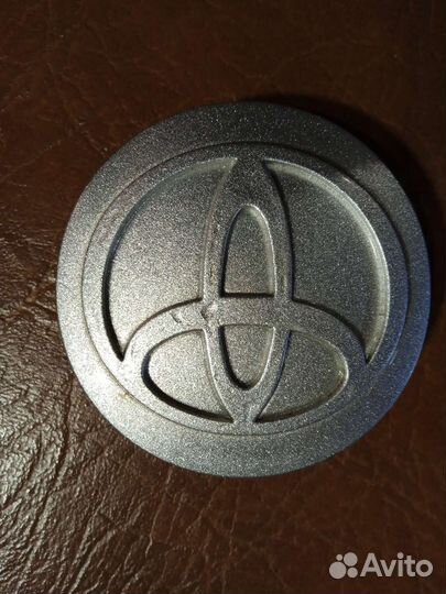 Колпачки на литые диски toyota
