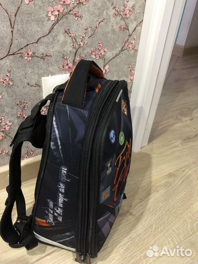 Рюкзак школьный