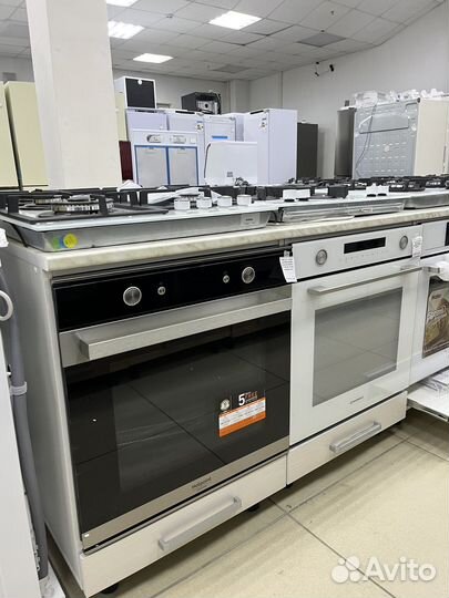 Духовой шкаф Hotpoint Италия