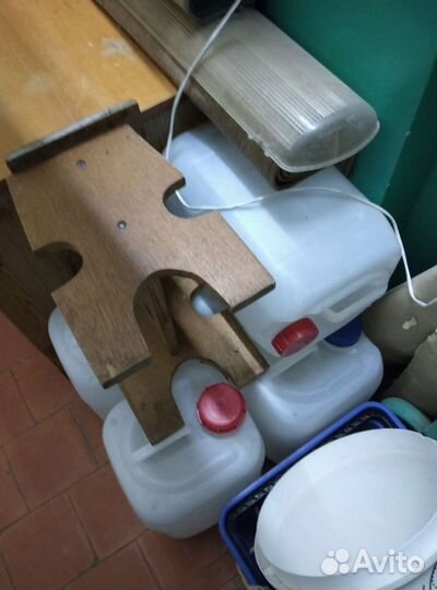 Канистры пластиковые бу 20 литров и 10 литров