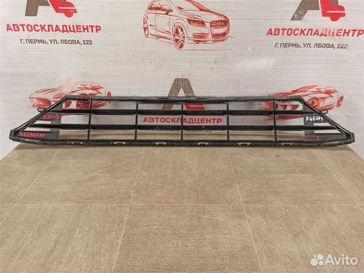 Решетка бампера переднего Volvo Xc60 с 2017 года
