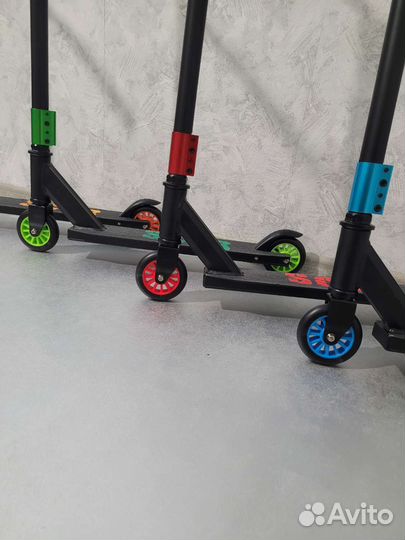 Самокат трюковой новый