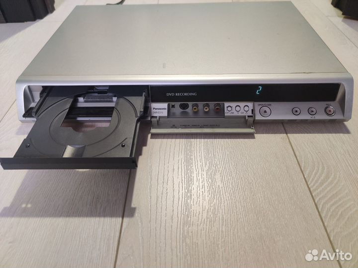 DVD рекордер Panasonic DMR-ES15