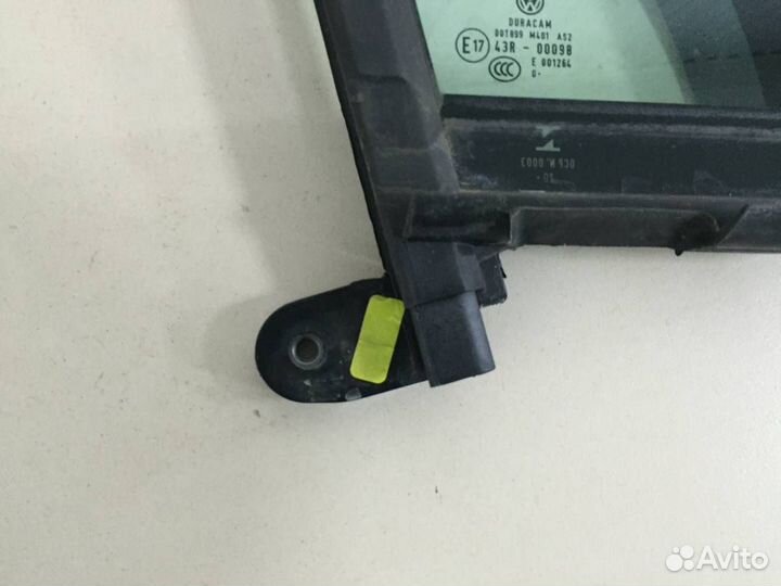 Стекло двери передней правой форточка Volkswagen T