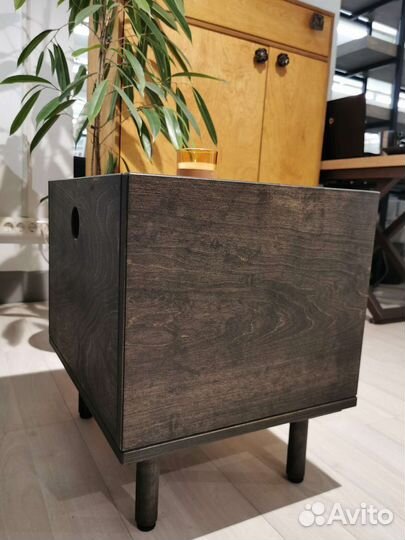 Тумба прикроватная с нишей для зарядок, береза