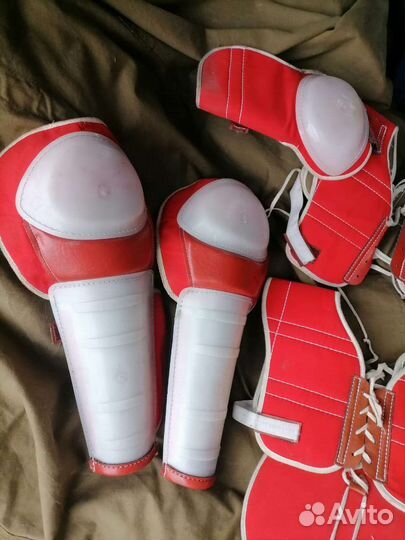 Для игры в хоккей с шайбой детские щетки