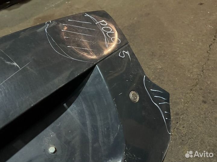 Крышка багажника Volkswagen Polo дефект