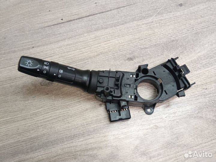 Подрулевой переключатель поворотов Hyundai Solaris