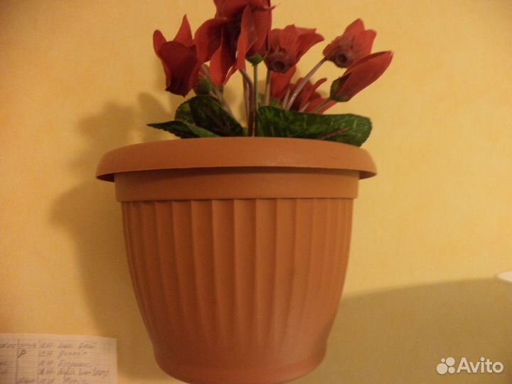 Вазоны настенные с цветком.Вышивка-12 знаков зодиа