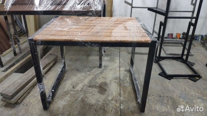 Садовый стол