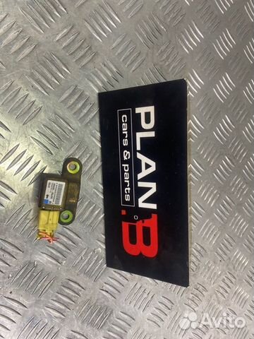 Датчик подушки безопасности передний правый Suzuki