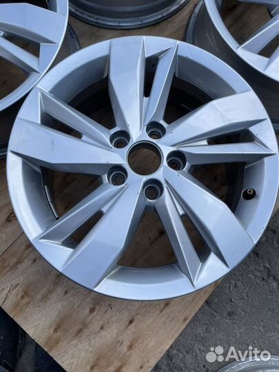 Литые диски r15 vw polo Оригинал Volkswagen