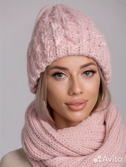 Вязаная шапка и шарф