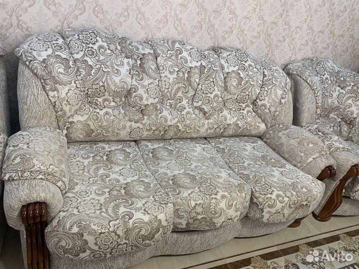 Диван и 2 кресла бу в хорошем состоянии