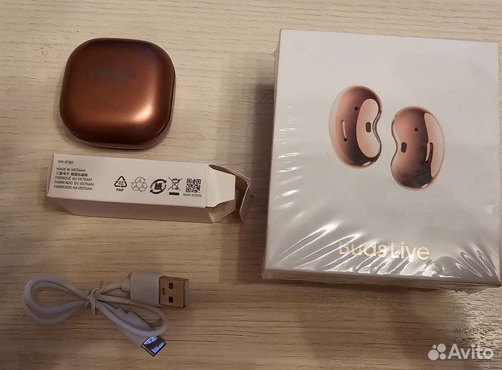 Беспроводные наушники samsung Buds Live