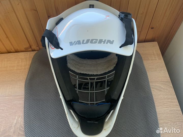 Хоккейный вратарский шлем jr