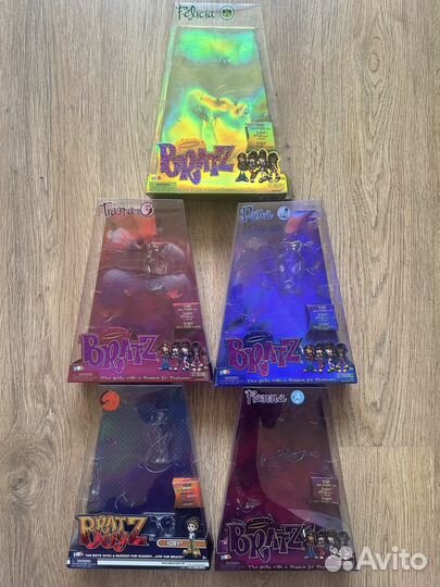 Коробки от базовых bratz 1, 2 и 3 series
