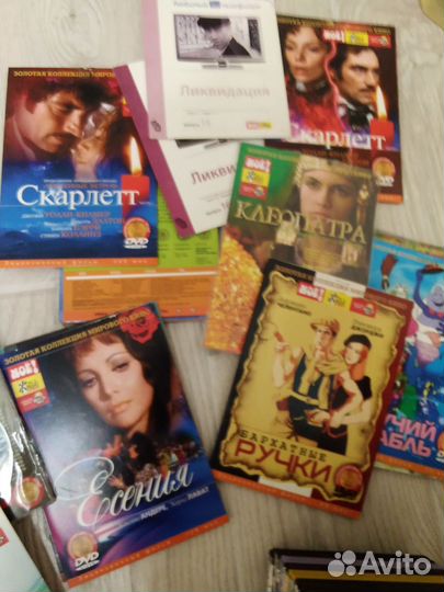 Видео кассеты,диски (фильмы,игры)